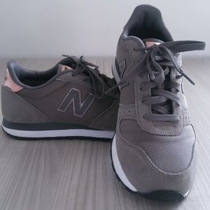 New Balance 311 Sneakers